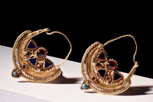 BYZANTINE MATCHED PAIR OF GOLD EARRINGS