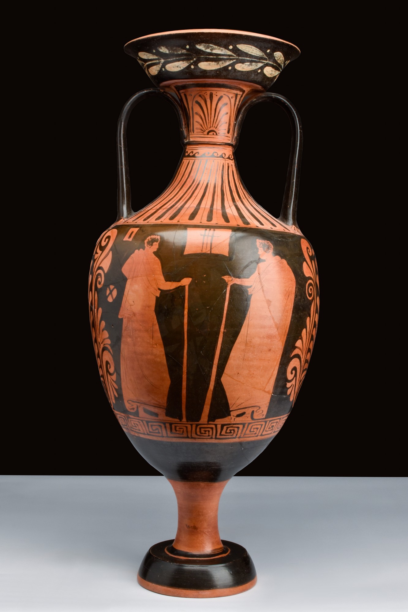 LARGE APULIAN RED-FIGURE AMPHORA - EX. AXEL GUTTMANN - TL TESTED - Image 4 of 7