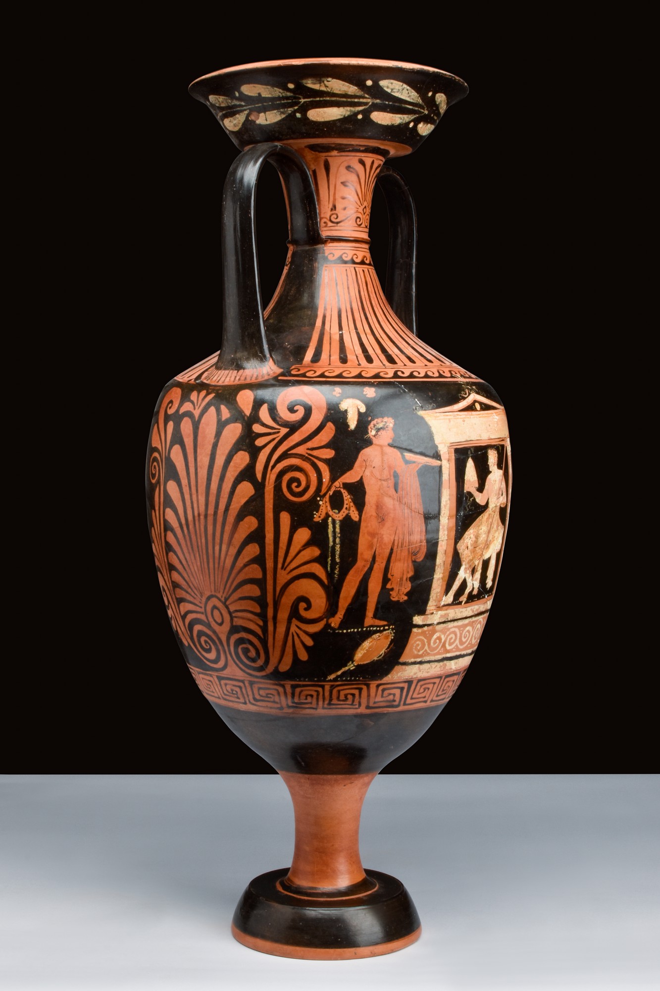 LARGE APULIAN RED-FIGURE AMPHORA - EX. AXEL GUTTMANN - TL TESTED - Image 3 of 7