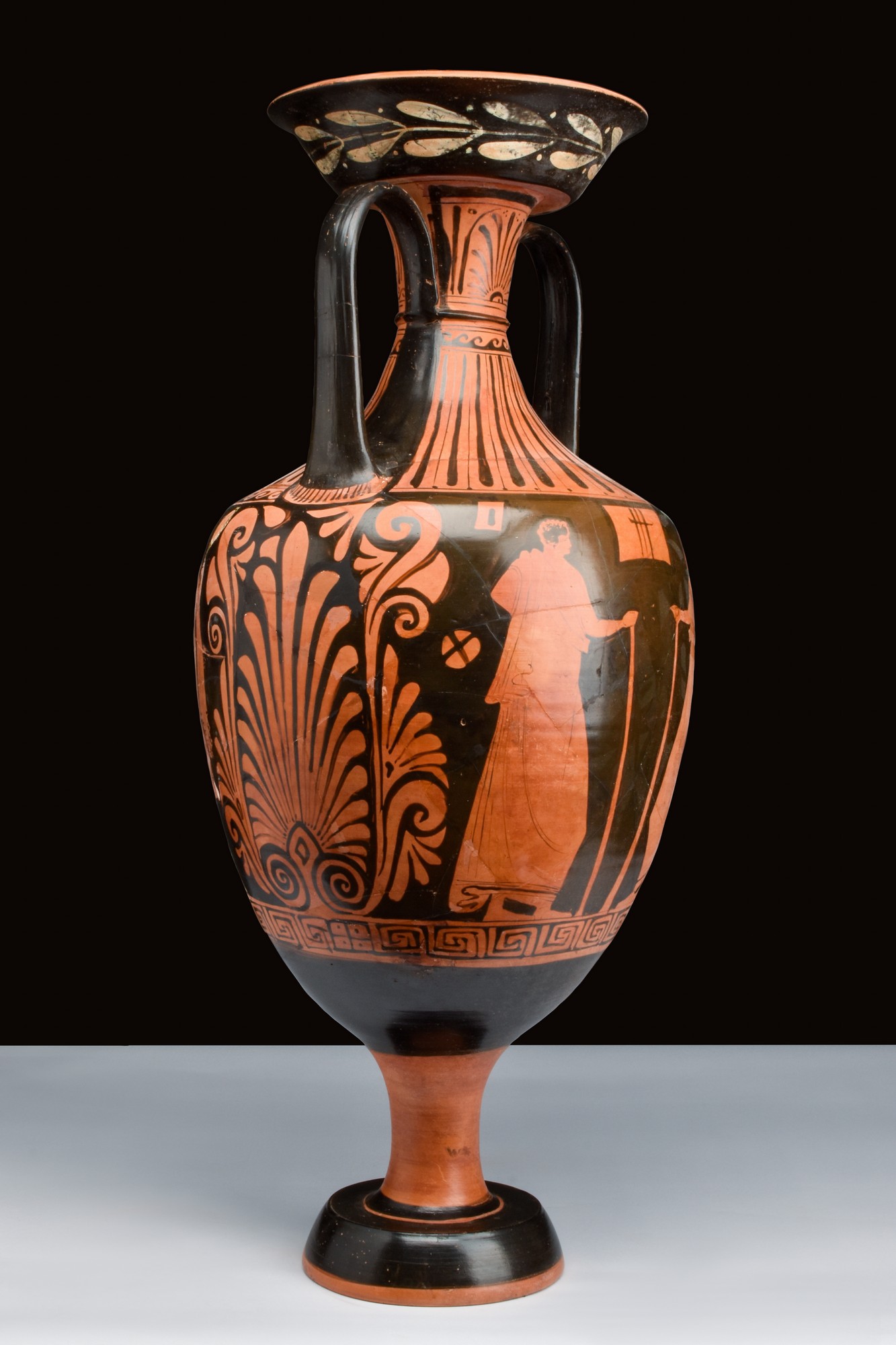 LARGE APULIAN RED-FIGURE AMPHORA - EX. AXEL GUTTMANN - TL TESTED - Image 5 of 7