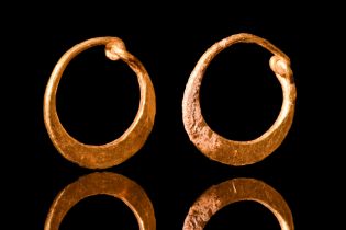 MATCHED PAIR OF ROMAN GOLD EARRINGS