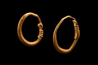 ROMAN GOLD "KNOT" TYPE EARRINGS