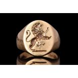 POST-MEDIEVAL GOLD SEAL RING WITH LION RAMPANT