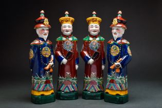 CHINESE PORCELAIN SET OF QING EMPERORS