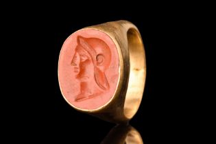 ROMAN GOLD RING WITH A HEAD OF A SOLDIER INTAGLIO