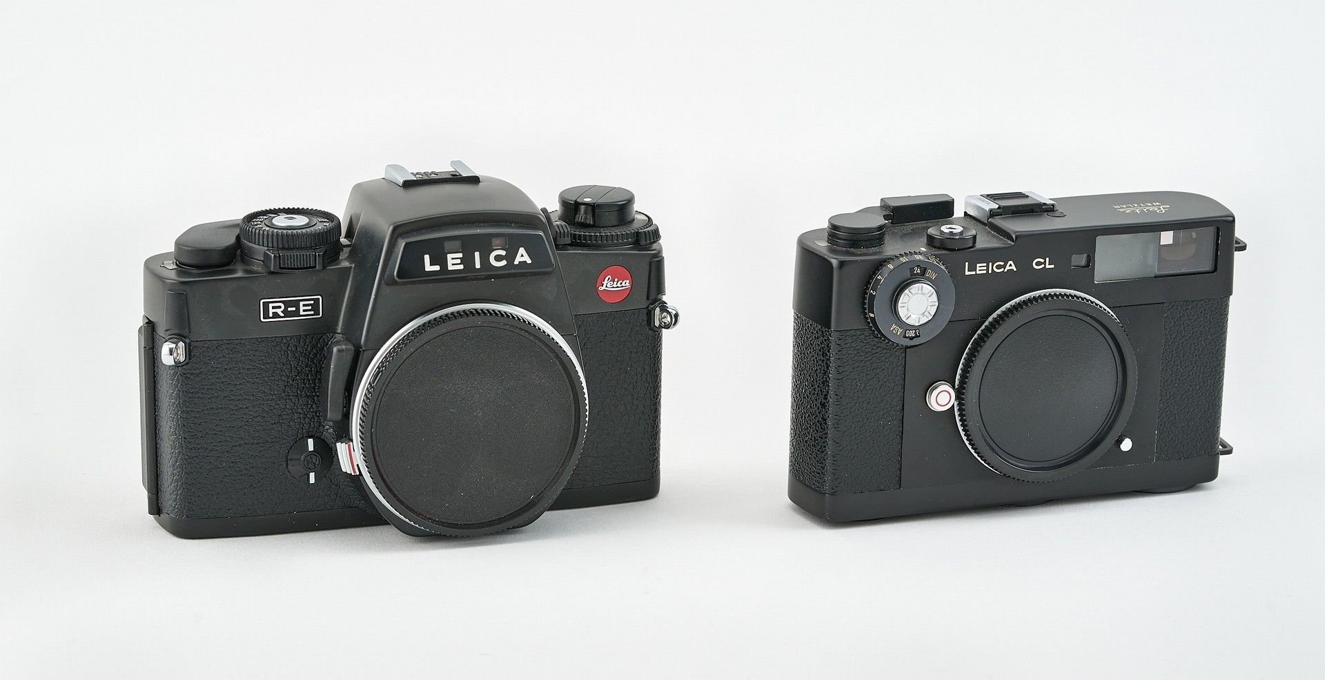 Zwei Leica Fotokameras