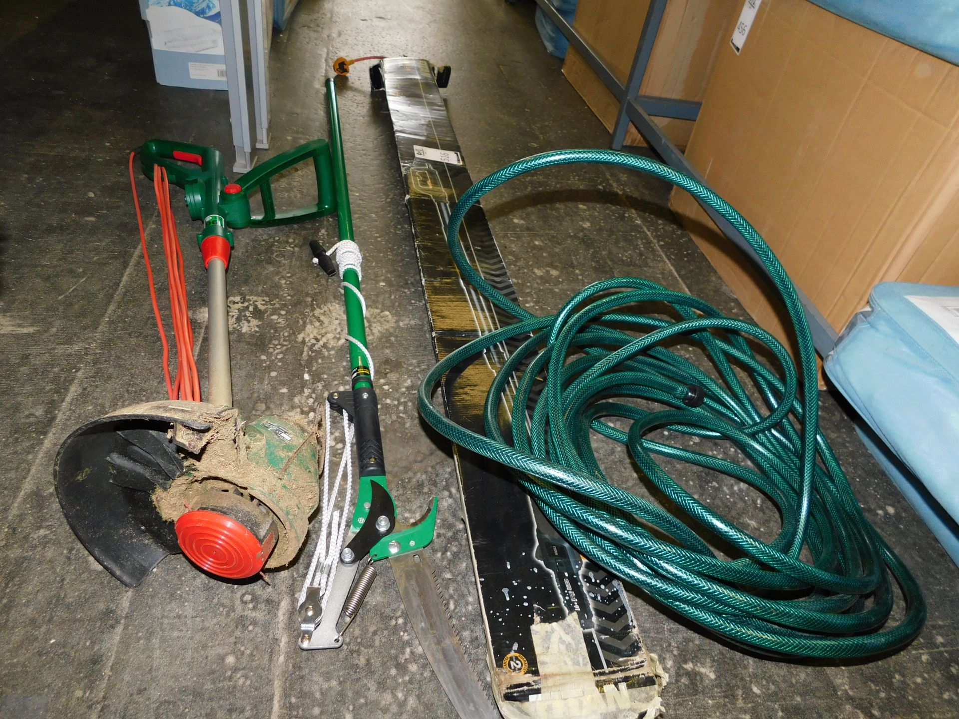 Quantity Of Gardening Equipment To Include A Titan 750w Pole Saw, Qualcast Strimmer & Manual Loppers - Image 2 of 3