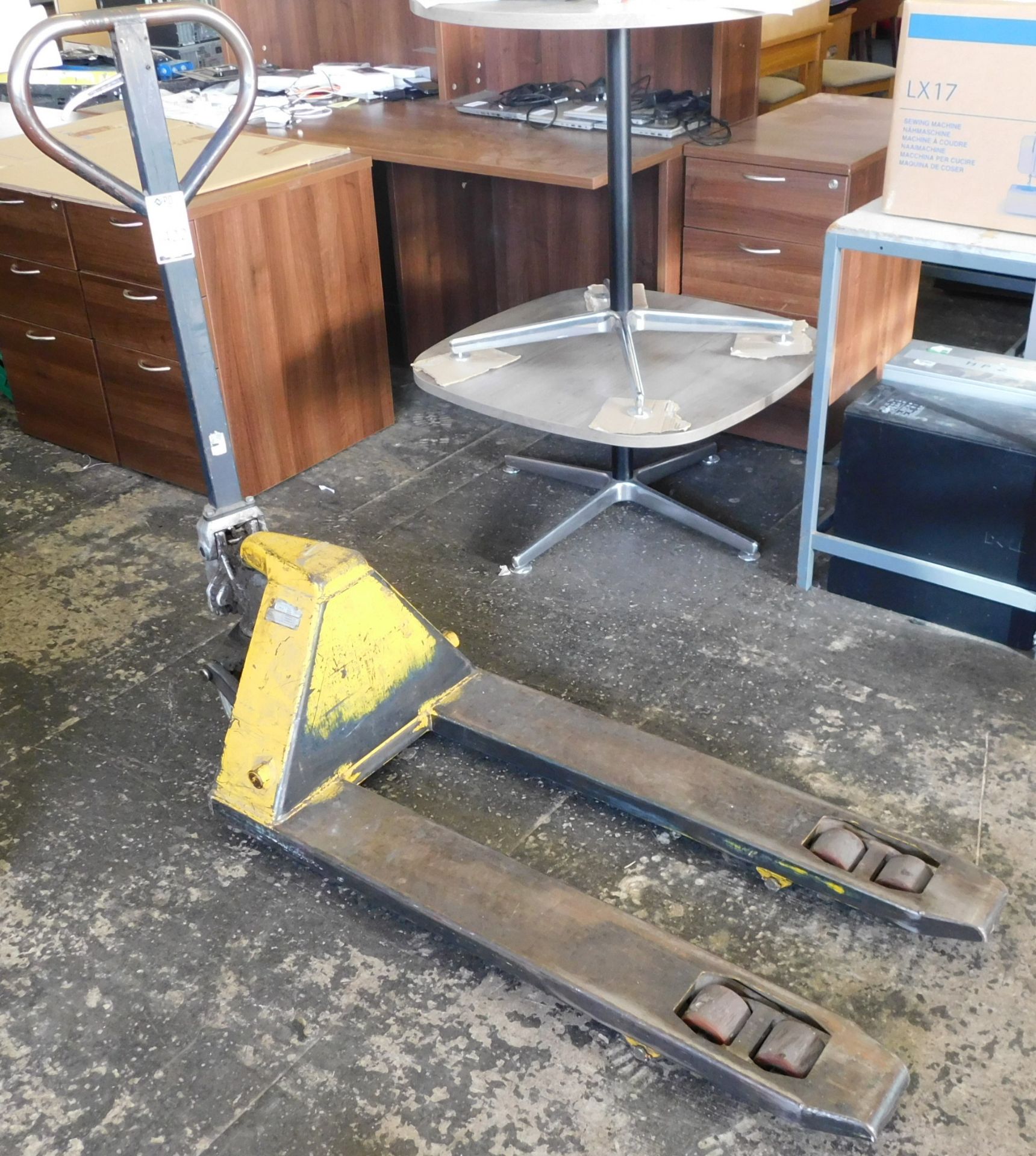 Narrow Blade Pallet Truck (Location Stockport. Please Refer to General Notes) - Image 2 of 2