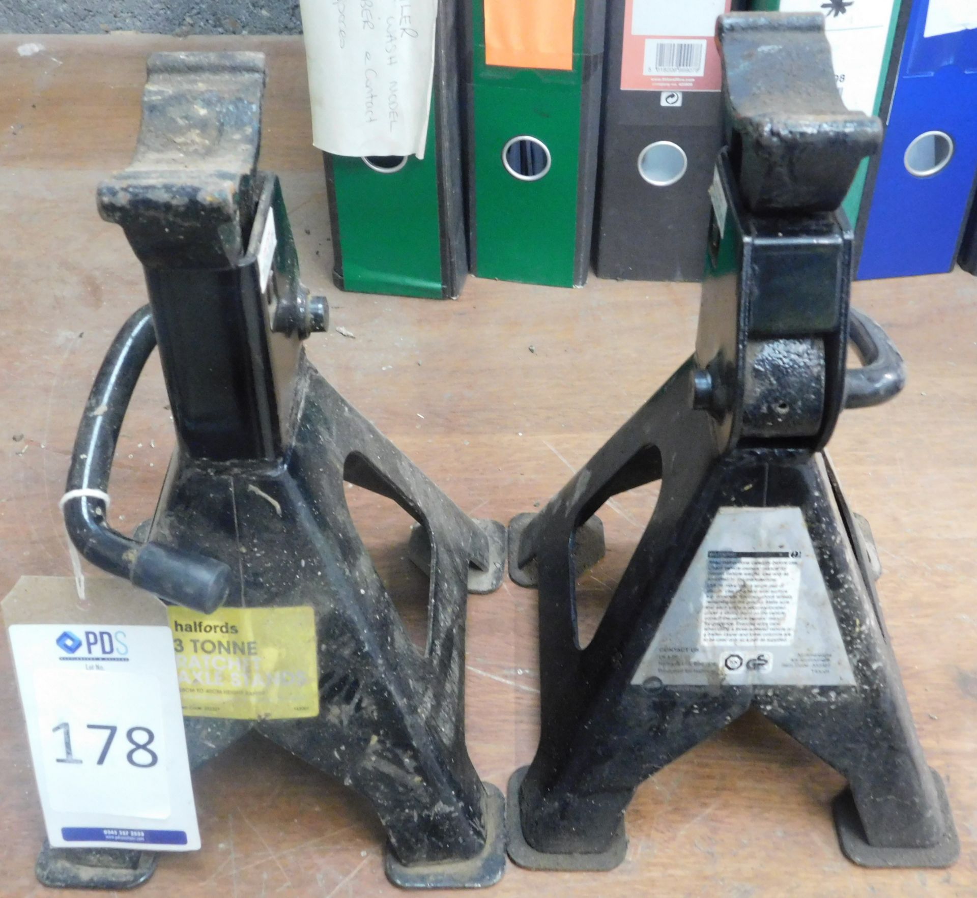 Pair of Halfords 3 Tonne Axle Stands (Location Ashford, Kent. Please Refer to General Notes)