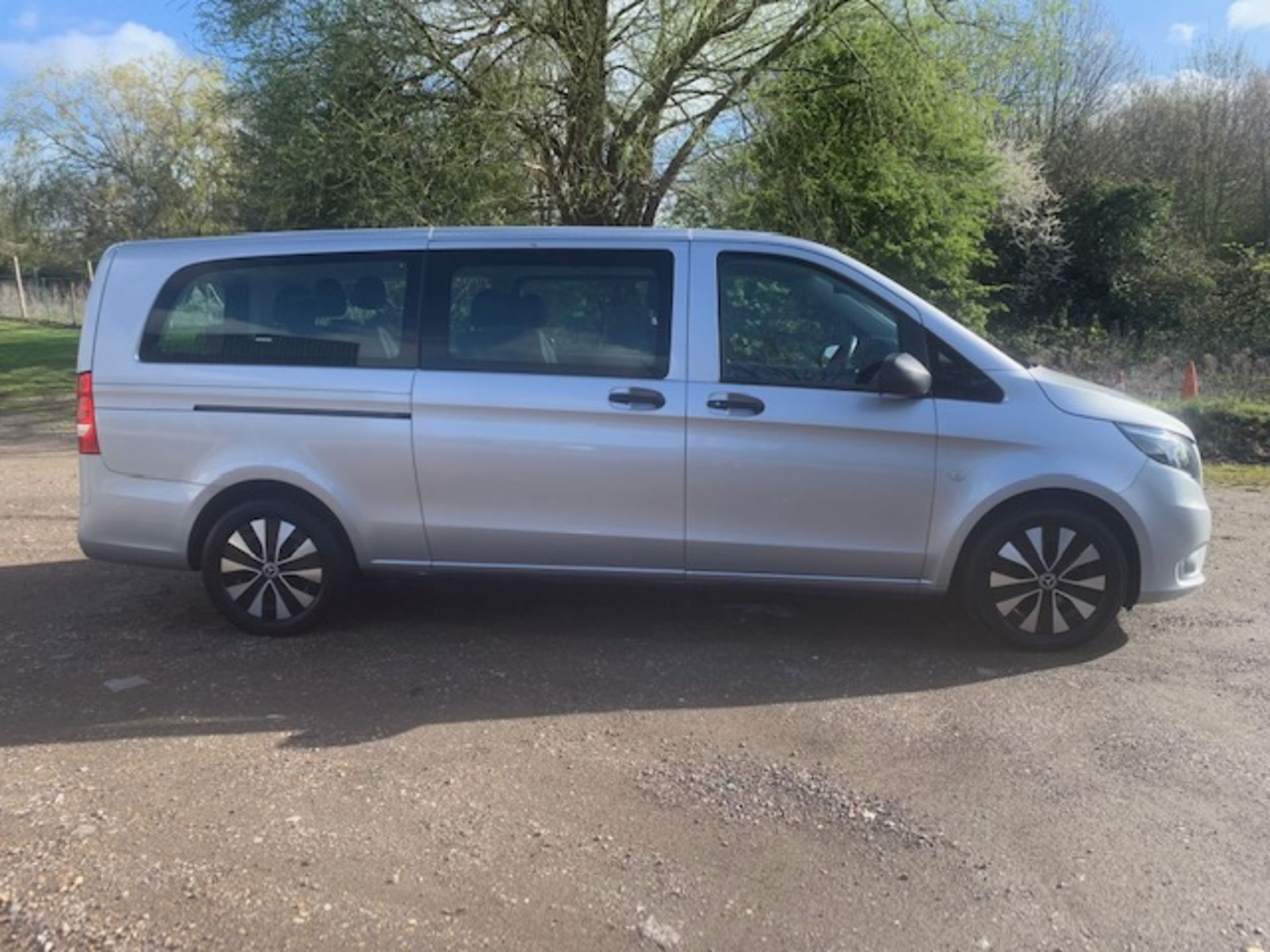 Mercedes-Benz Vito Tourer 119 CDI Select 9-Seat Minibus, 9GTronic, Registration PK22 LTU, First - Image 17 of 26