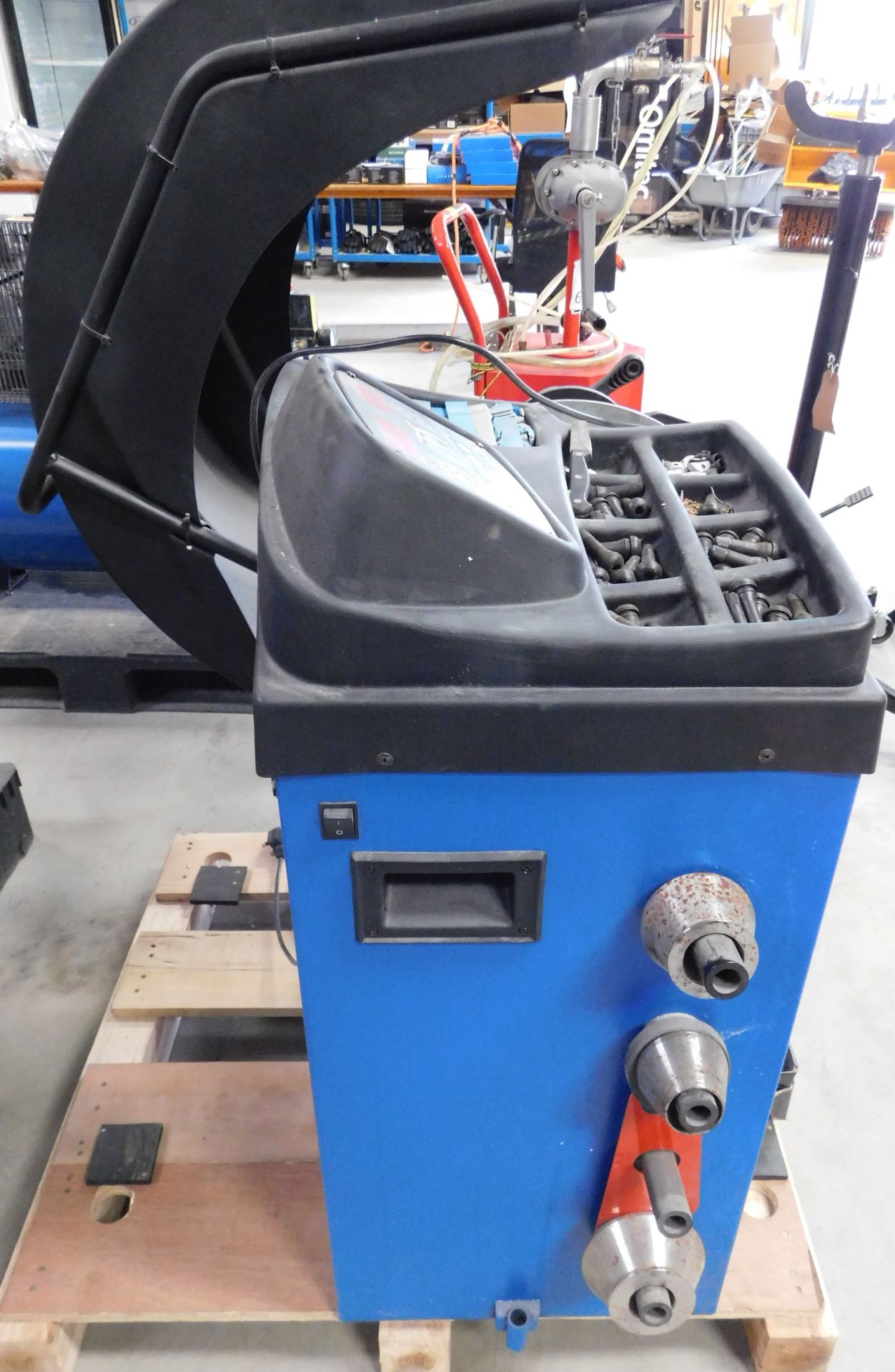 Automotech AS 401A Wheel Balancer (2020), Serial Number 21612.2620.13, 240v (Location Brentwood. - Image 3 of 4