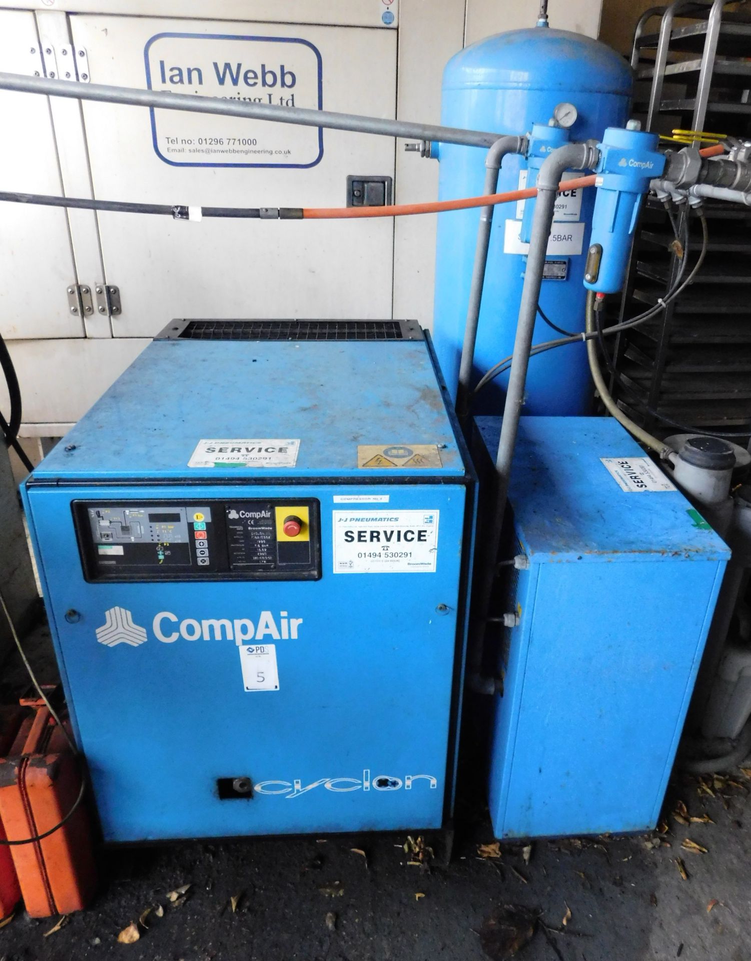 Compair Cyclon iii Broomwade Compressor, s/n F162/0352, 7.5bar (1995) with Air Dryer & Vertical