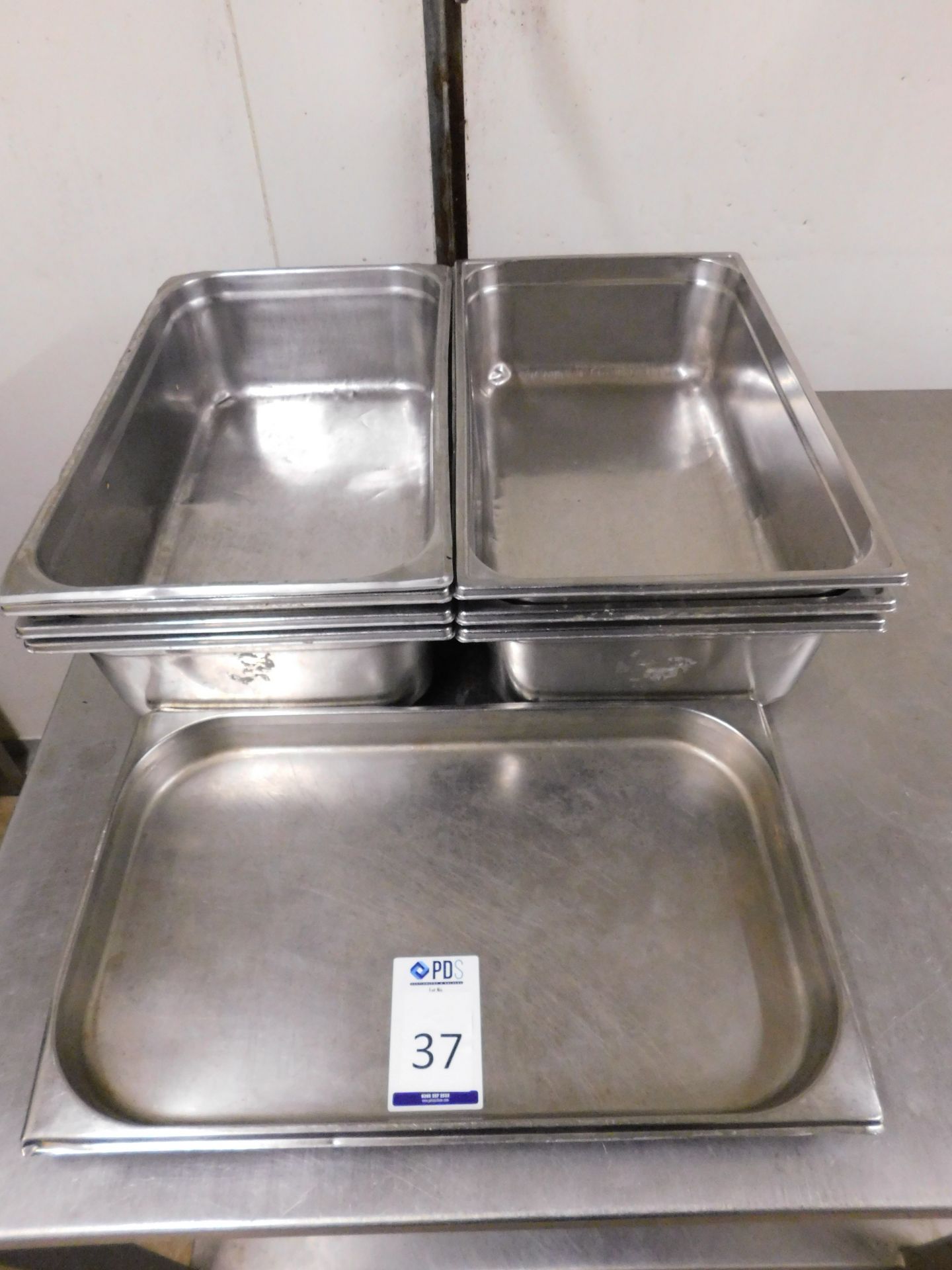 9 Stainless Steel Trays (Location: Thame. Please Refer to General Notes)