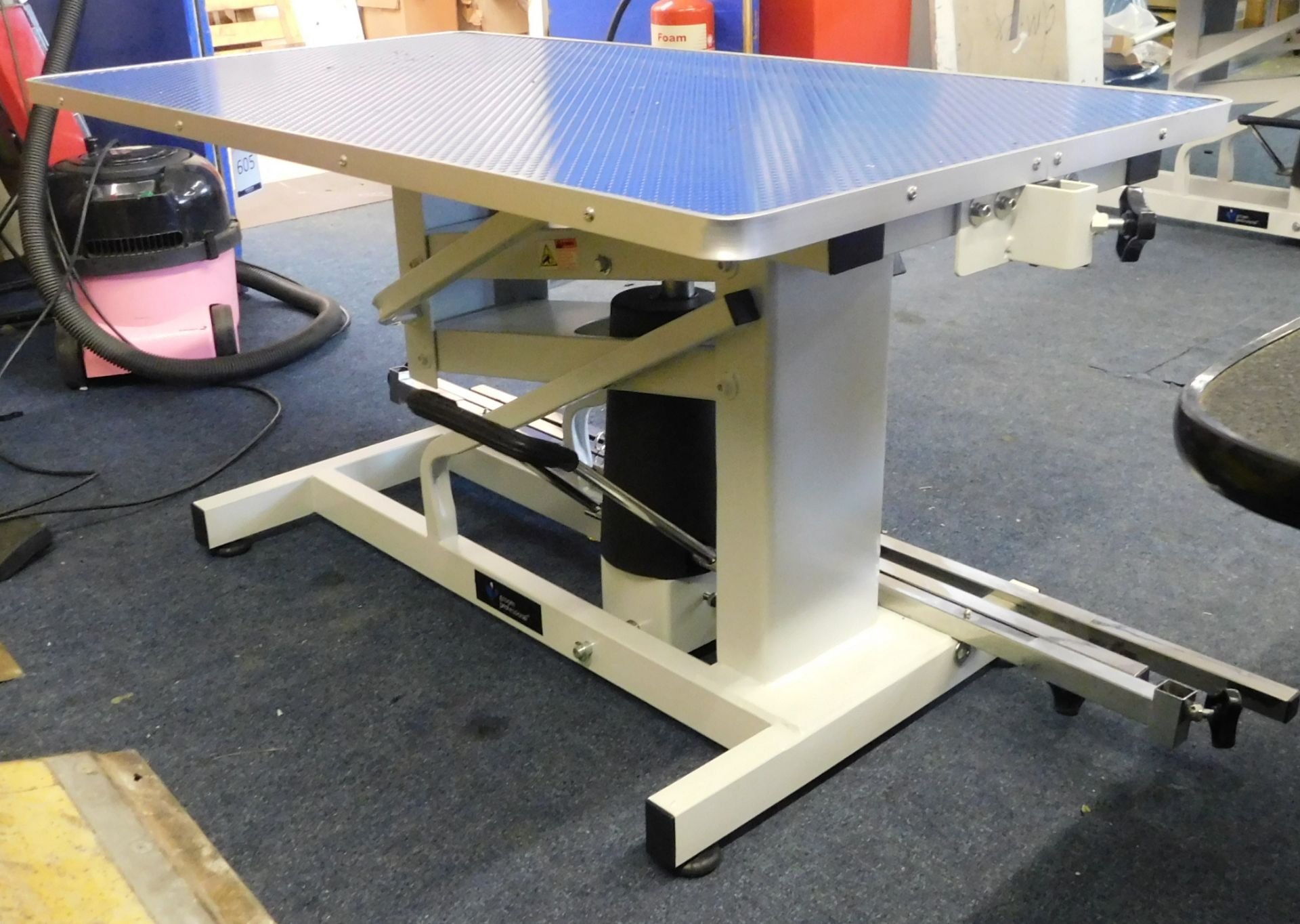 Groom Professional Dog Grooming Hydraulic Table  (Location: Stockport. Please Refer to General - Image 3 of 6