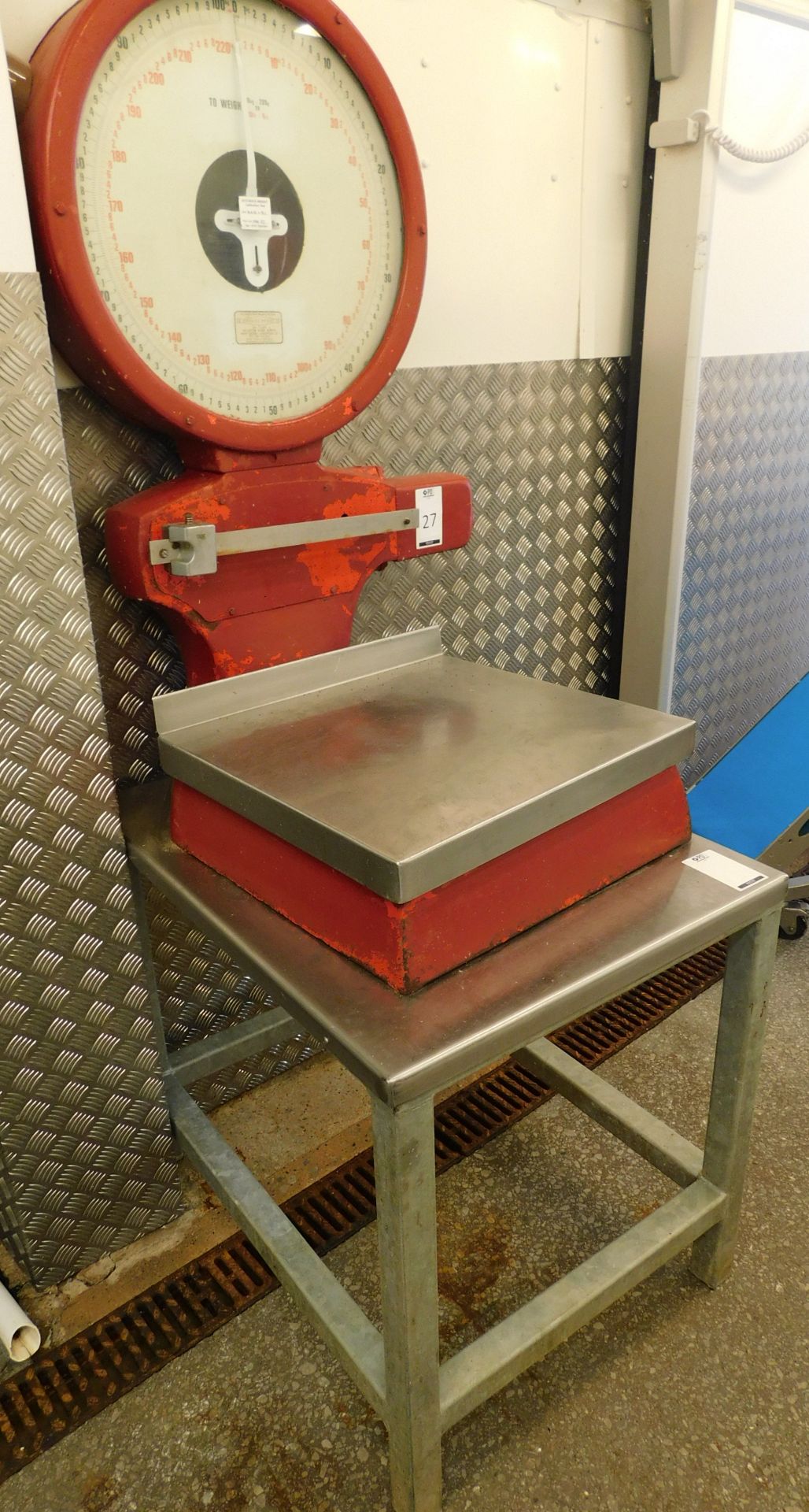 Accurate Weight Benchtop Scales on Stainless Steel Stand (Location: Skelmersdale. Please Refer to