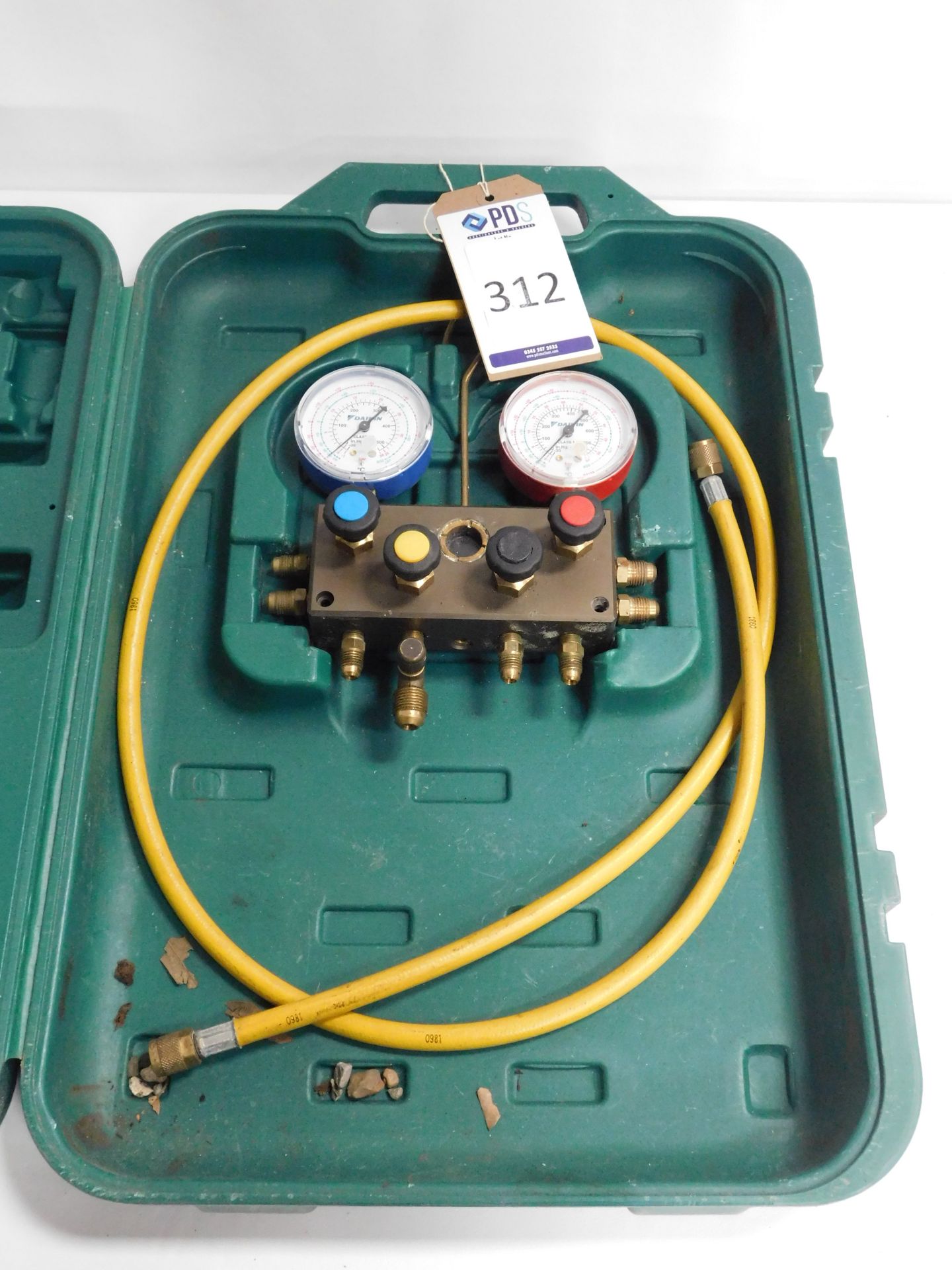 REFCO 4 Way Manifold Set Dual Scale Gauges (Missing Charging Lines) (Location Brentwood. Please - Image 2 of 4
