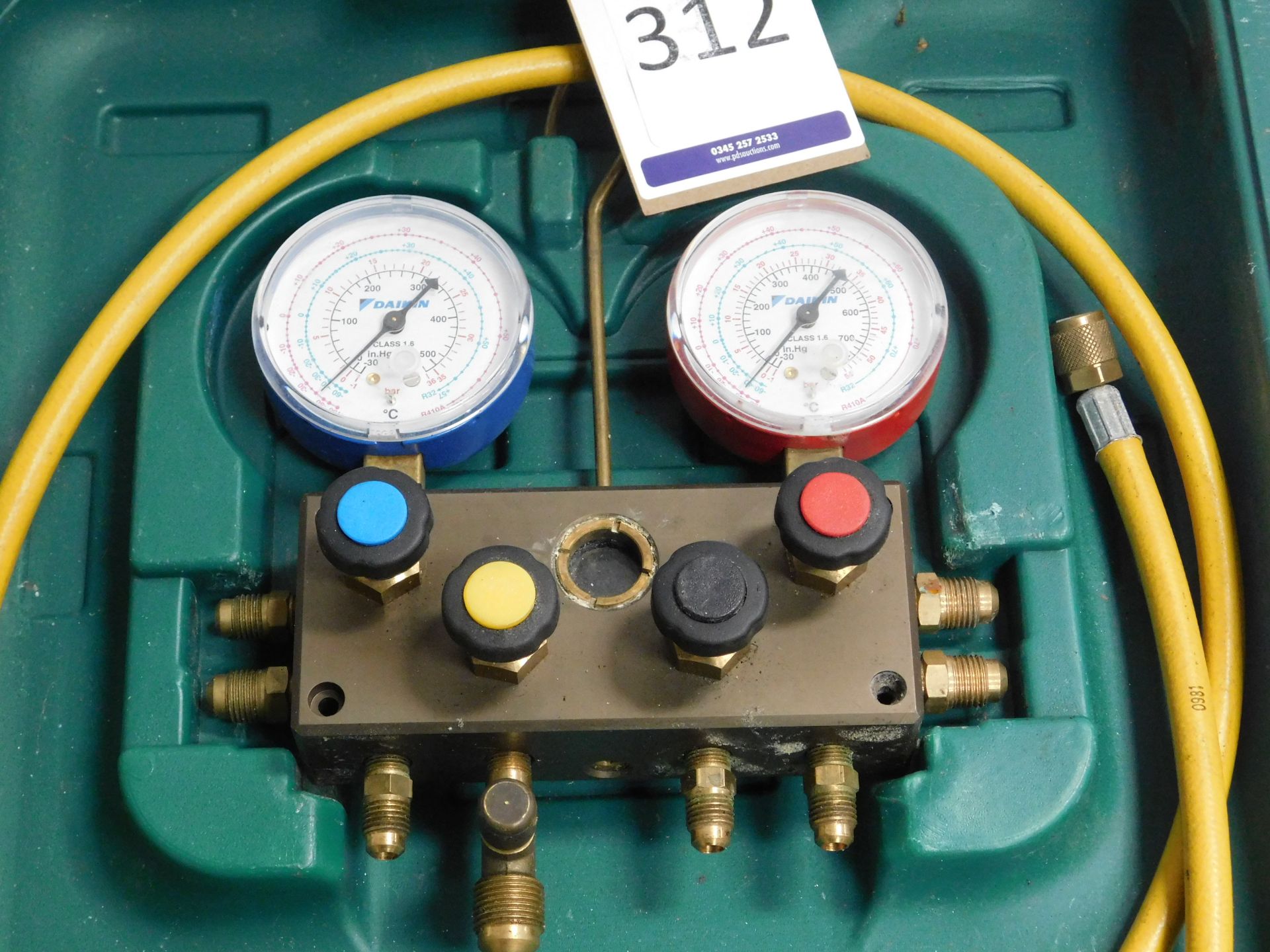 REFCO 4 Way Manifold Set Dual Scale Gauges (Missing Charging Lines) (Location Brentwood. Please - Image 3 of 4