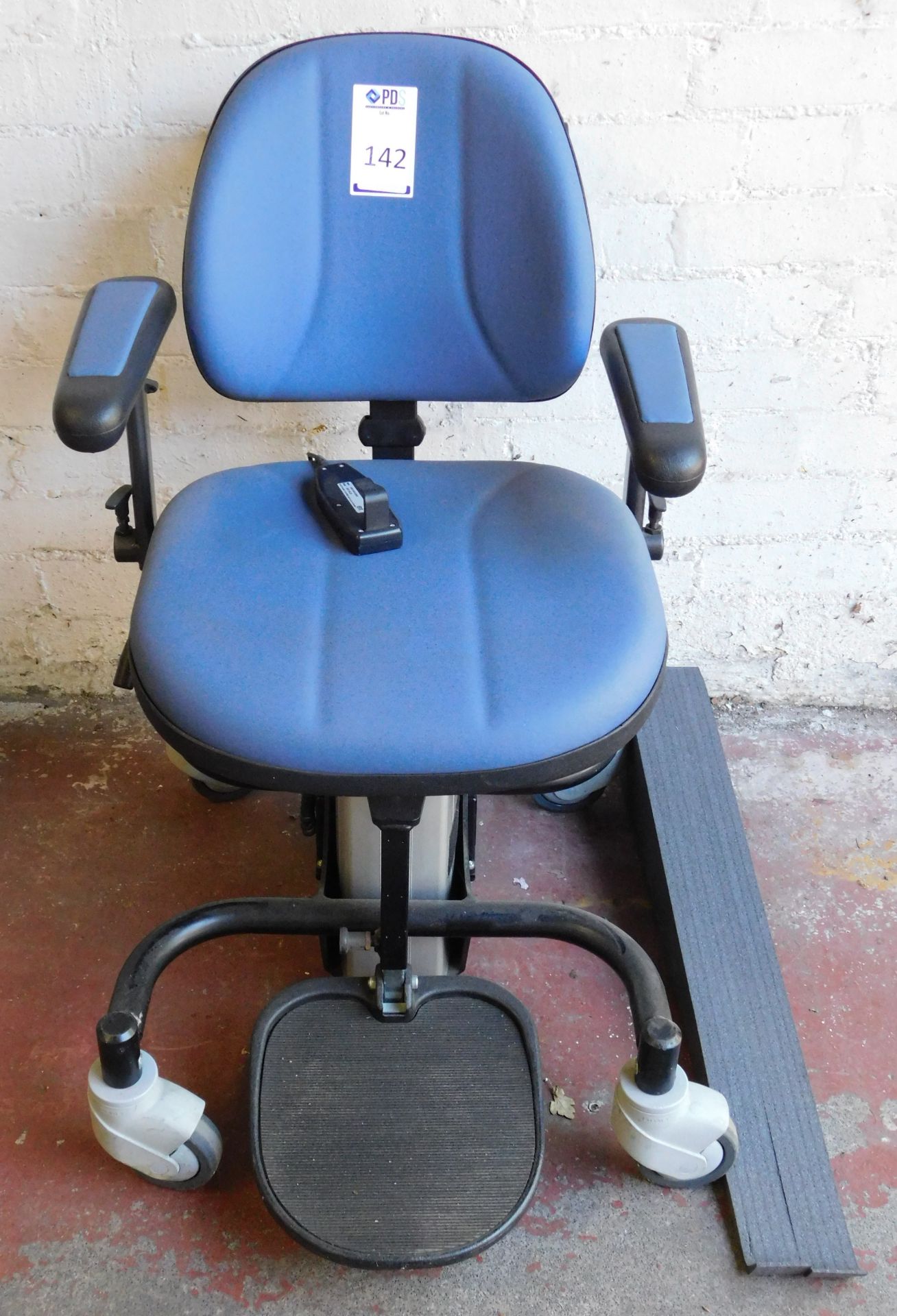 Rini HB41A00-00002 Ophthalmic Operating Chair, Serial Number 173-06 (Location: Bushey. Please