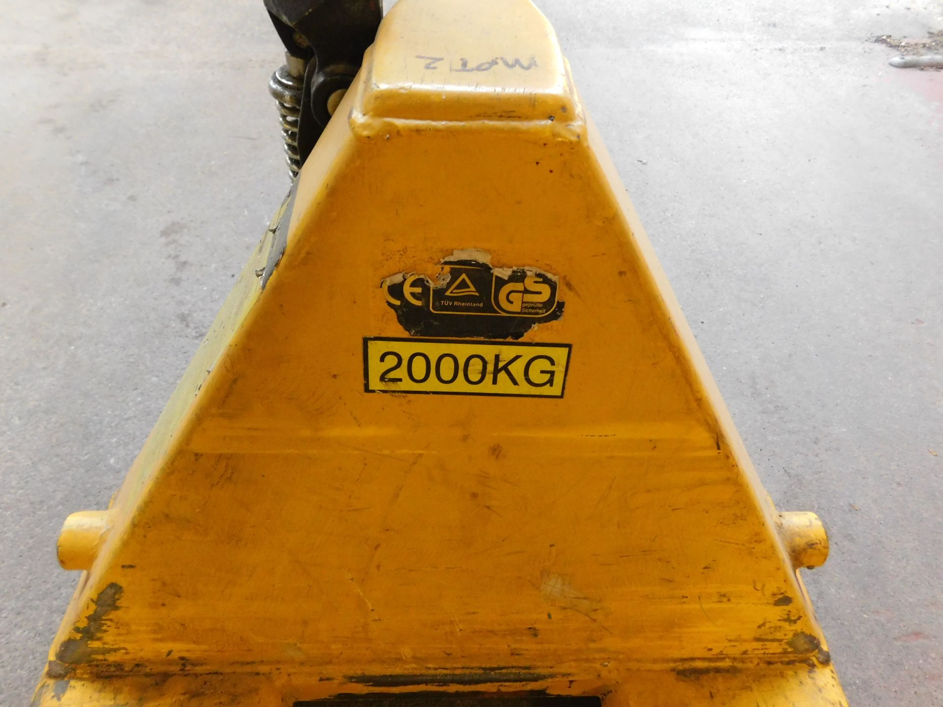 Unbadged Pallet Truck, Capacity 2000kg (Collection Delayed Until 2pm Thursday 6th July – PDS Reserve - Image 2 of 2