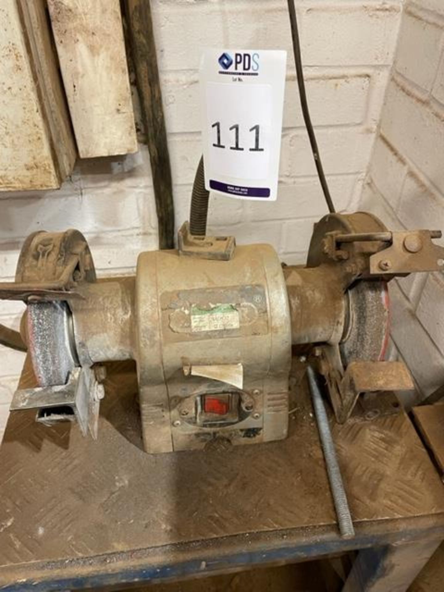 Draper Double Ended Bench Grinder (Location: Toddington, Beds. Please Refer to General Notes)