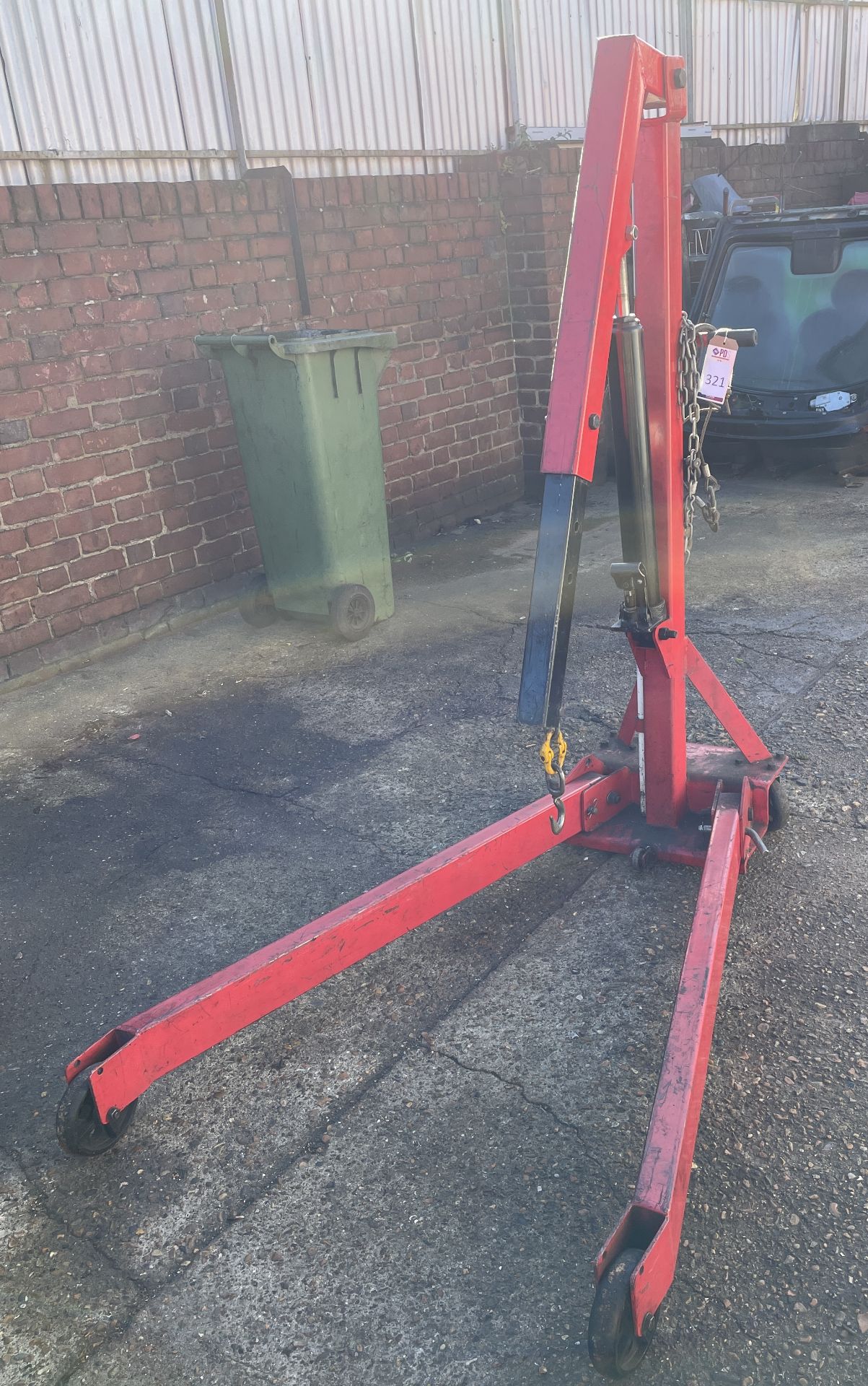 Sealey Garage Crane with Two Support Beams, Capacity 600kg (Location Sittingbourne. Please Refer