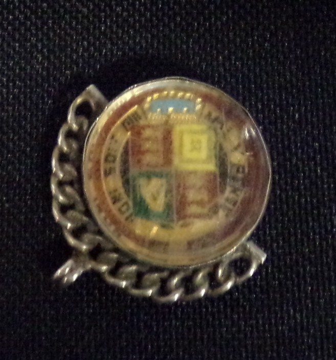 Silver framed spinning fob containing a Victorian gold coloured coin with enamelled decoration, - Image 5 of 5