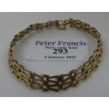 9ct gold fancy link bracelet. Approx weight 7.3 grams. (B.P. 21% + VAT)
