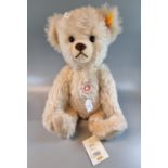 Modern Steiff 'Classic' teddy bear, blonde. (B.P. 21% + VAT)