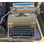 Vintage Olympic manual typewriter. (B.P. 21% + VAT)