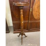 Victorian style mahogany torchere stand on tripod base. (B.P. 21% + VAT)