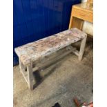 Rustic pine carpenter's bench. (B.P. 21% + VAT)