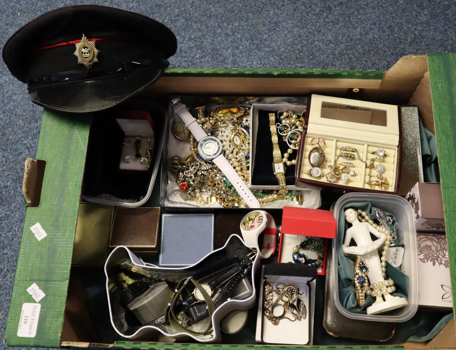 Tray of vintage jewellery, to include: dress rings, watches, bracelets, brooches etc. together