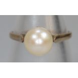 9ct gold cultured pearl ring. Size M. 1.9g approx. (B.P. 21% + VAT)