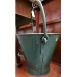 Vintage painted peat bucket with swing handle. (B.P. 21% + VAT)