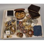 Tray of assorted costume jewellery, to include: a large collection of brooches, chains, cufflinks