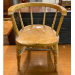 Early 20th century elm curve and spindle back child/doll's chair on turned legs. (B.P. 21% + VAT)