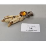 Scottish Grouse claw stone set brooch. (B.P. 21% + VAT)