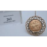 1908 Edward VII gold sovereign in pierced rope design 9ct gold pendant mount. 13.8g approx. (B.P.