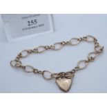 9ct gold chain bracelet with gold padlock. 9.5g approx. (B.P. 21% + VAT)