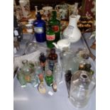 Two trays of 19th century and vintage medicine and chemist's/pharmaceutical bottles in including: Dr