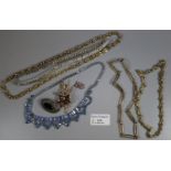 Bag of assorted costume jewellery, various. (B.P. 21% + VAT)