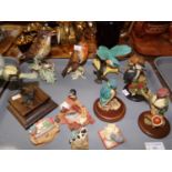 Tray of predominantly bird figurines: West German Goebel song thrush and robin, Sherratt & Simpson