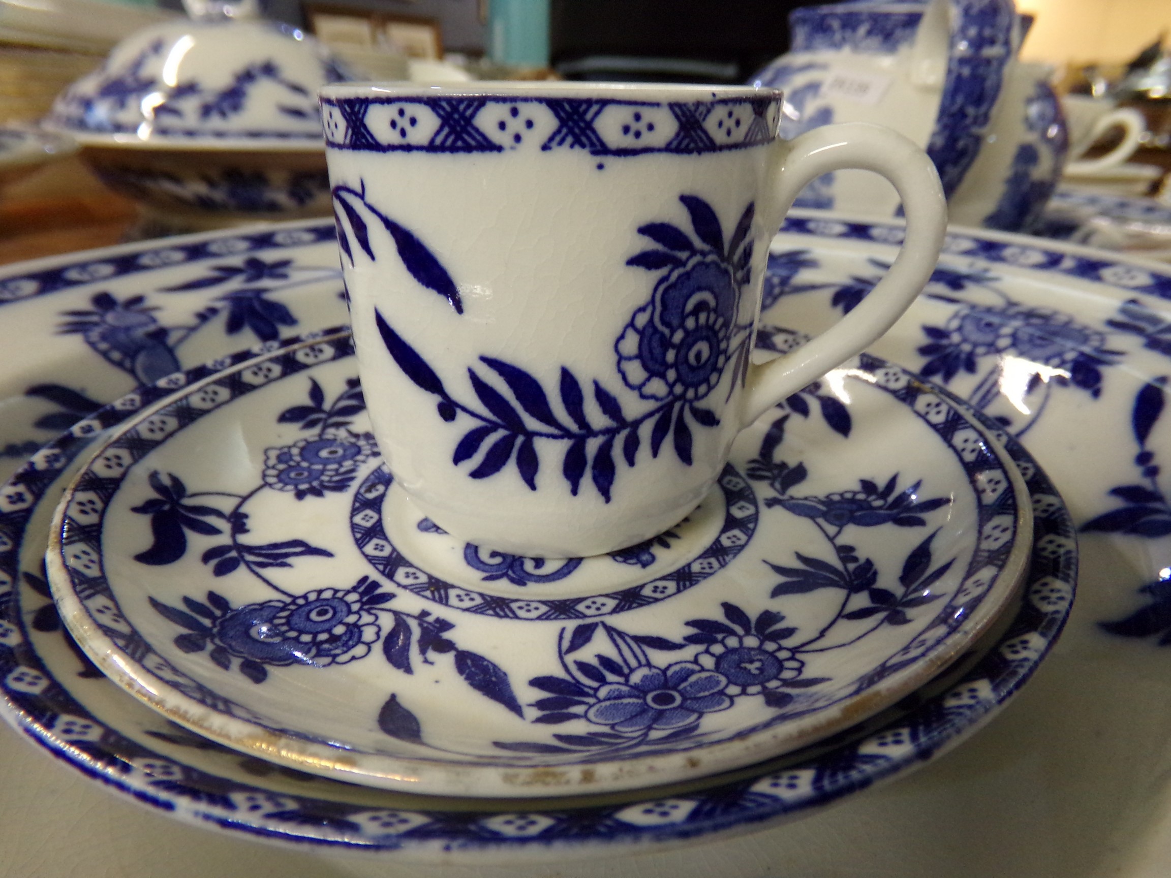 Four trays of blue and white Mintons 'Delft' pattern dinnerware, to include: oval meat plates, - Image 5 of 7