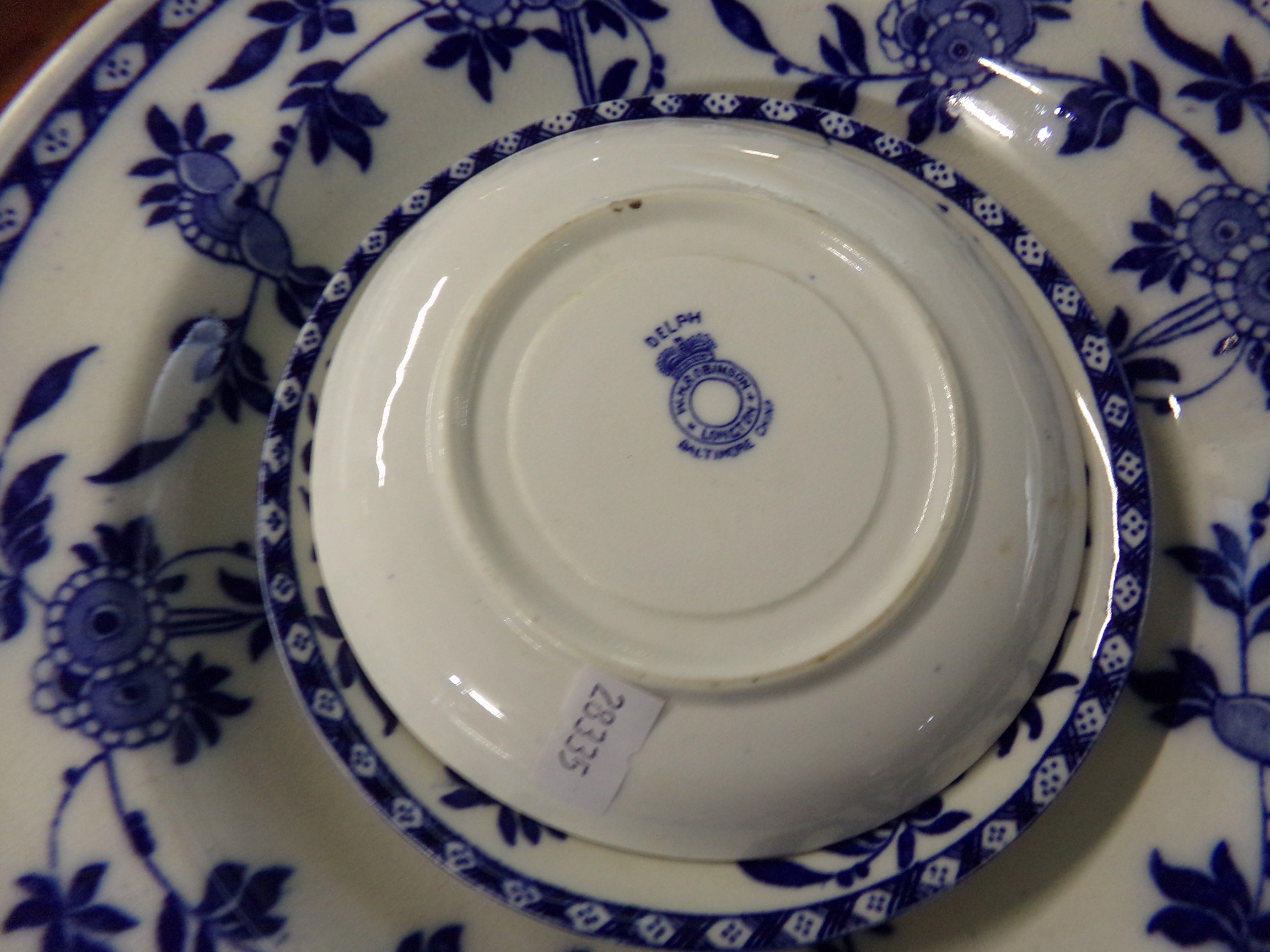 Four trays of blue and white Mintons 'Delft' pattern dinnerware, to include: oval meat plates, - Image 3 of 7