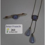 Chalcedony negligee pendant and a bar brooch. (2) (B.P. 21% + VAT)