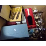 Box of loose and boxed cutlery: Sheffield stainless steel, cased set of EPNS butter knives with