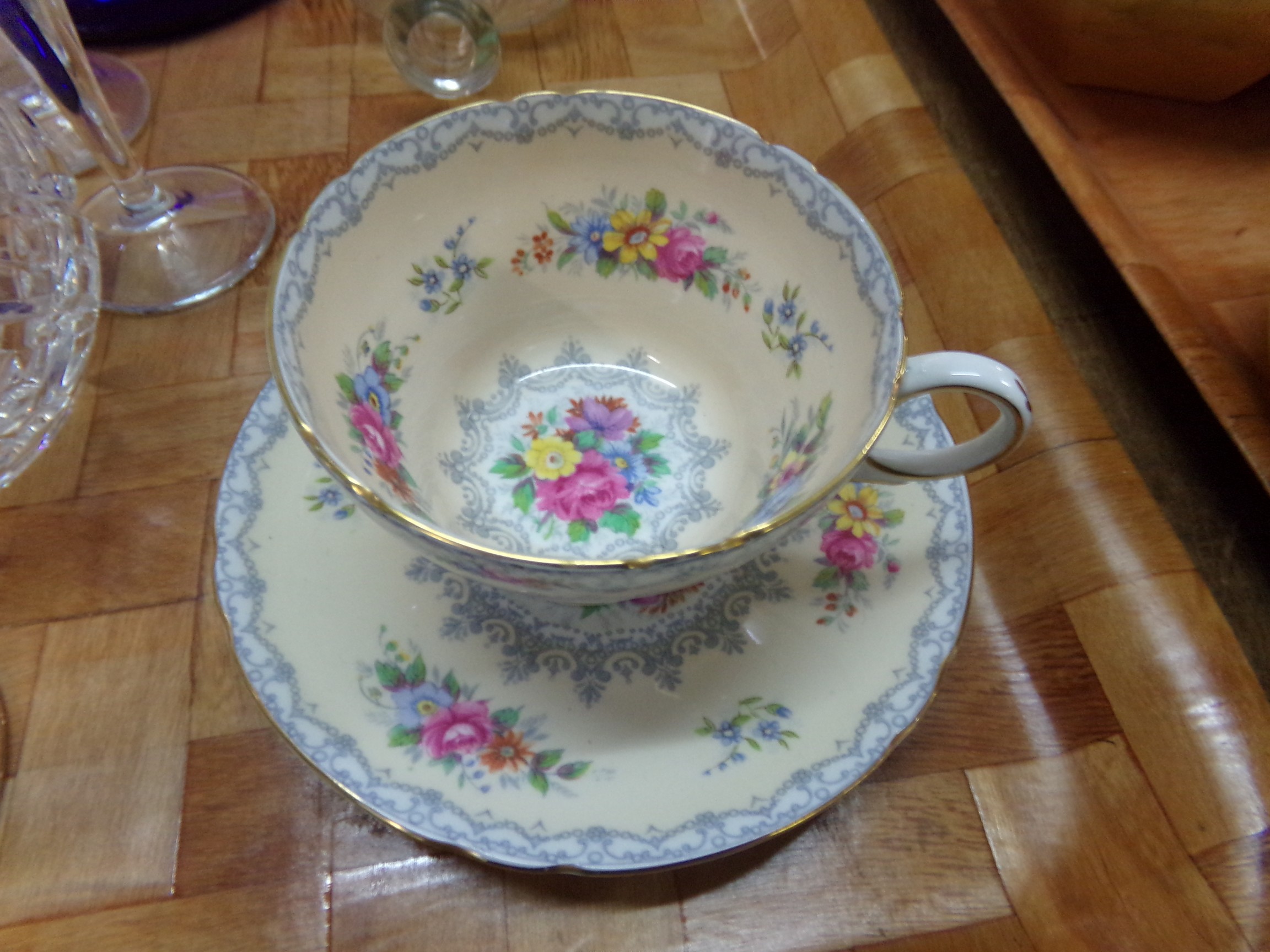 Four Shelley 'Crochet' fine bone china cabinet cups and saucers. (B.P. 21% + VAT) - Image 5 of 9