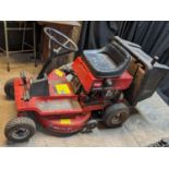 Toto Wheel Horse 8-25 petrol ride-on lawn mower. (B.P. 21% + VAT)