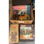 Box of assorted vintage and other games/toys, to include: battery operated McGregor by Rosko Toys in