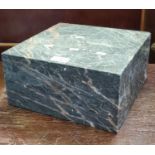 Veined marble square clock/garniture base. 27x27x13.5cm approx. (B.P. 21% + VAT)